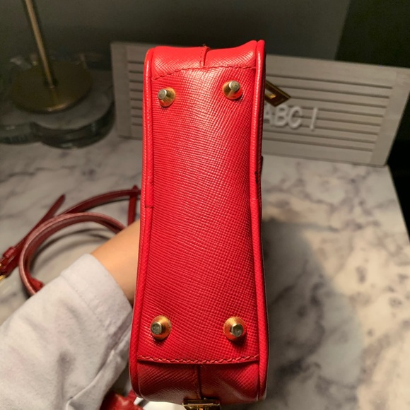 🛑SOLD 🛑Prada mini saffiano crossbody - Picture 3 of 8